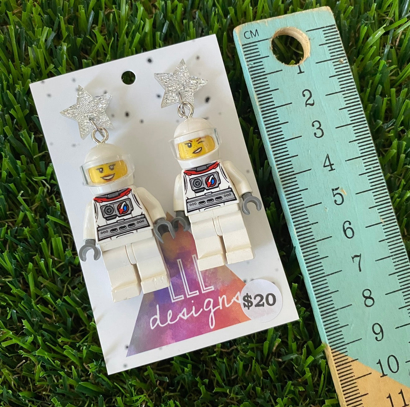Astronaut Brick Character in White Space Suit - Featuring White Glitter Star Tops!