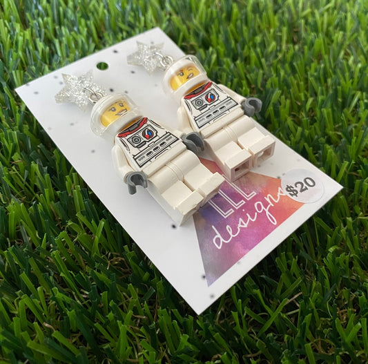 Astronaut Brick Character in White Space Suit - Featuring White Glitter Star Tops!