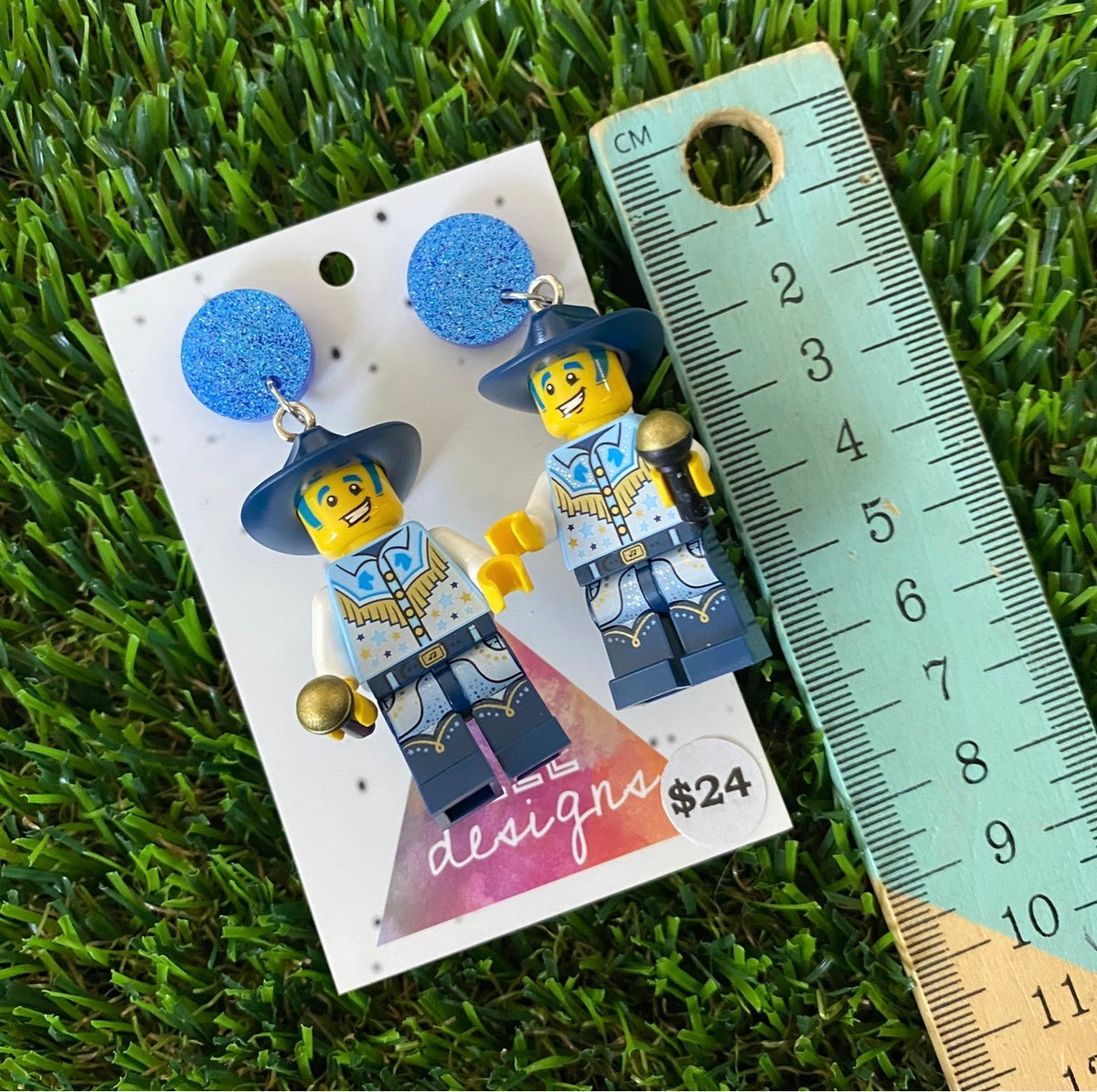 Blue Country Singer Brick Character - Featuring Blue Glitter Tops!