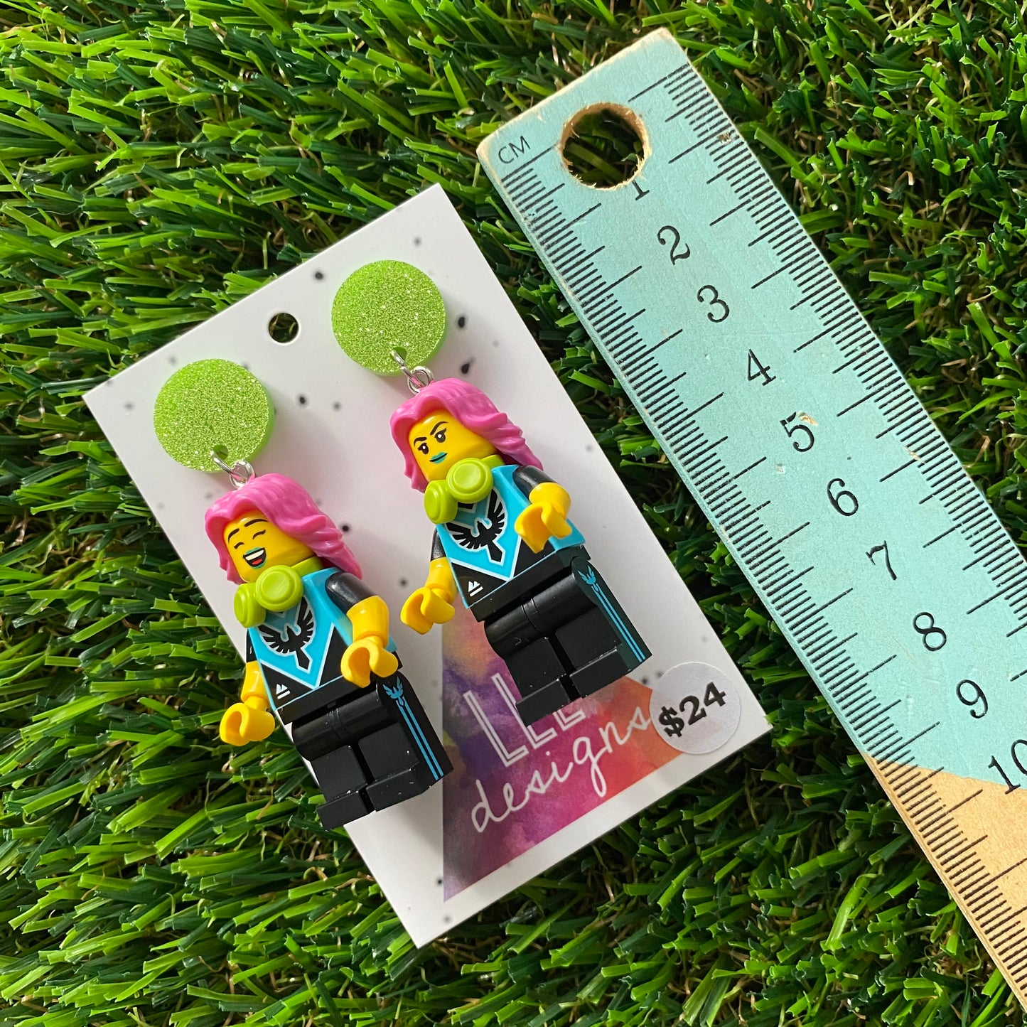 Pink Haired Gamer Brick Character Dangle Earrings - Featuring a Glitter Green Top!