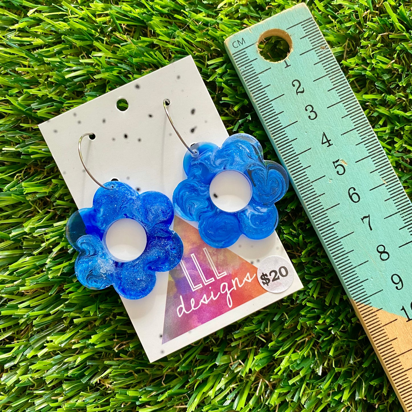 ON SALE!!!!!! Alcohol Ink Resin Earrings - Dark Blue and White Daisies Featuring a Silver Hoop!