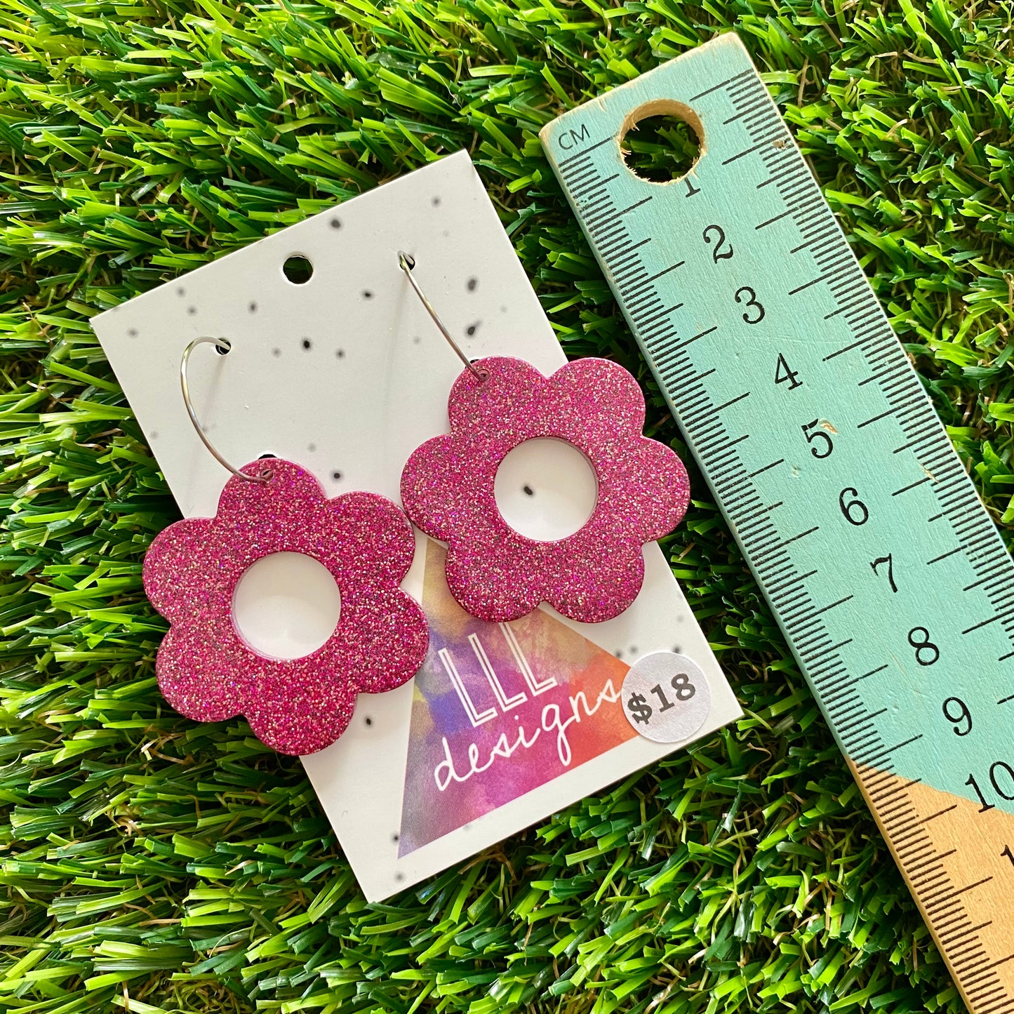 ON SALE!!!!!! Resin Earrings - Pink Glitter Daisies Featuring a Silver Hoop!