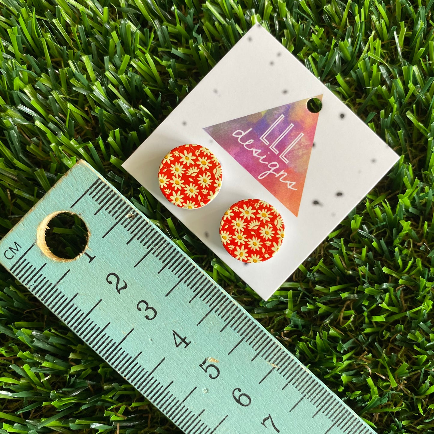 Darling Daisy Printed Timber Stud Earrings.