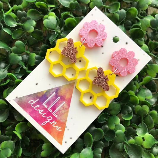 Honey Bee Spring Statement Dangle Earrings. Buzzy Bee - Honeycomb & Daisy Laser Cut Earrings. Bold and Fun Earrings. Gorgeous Glitter.