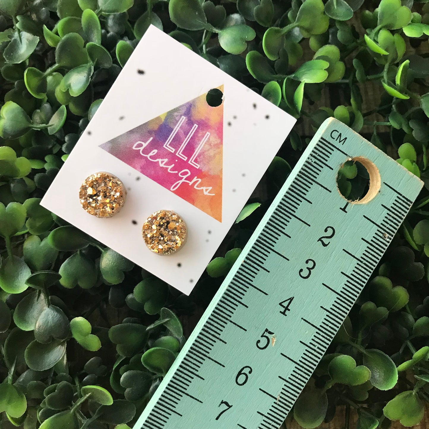 Bright Gold Faux Druzy Stud Earrings. These babes really are Devine. Their Colour and Design make them a wardrobe staple. Simple & Elegant.