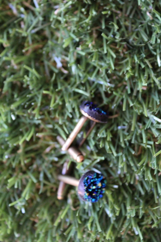 Blinging Bro's Cufflinks. (blue) Life's too short to wear boring Jewellery. Life's too short to wear boring cufflinks. Sparkle.