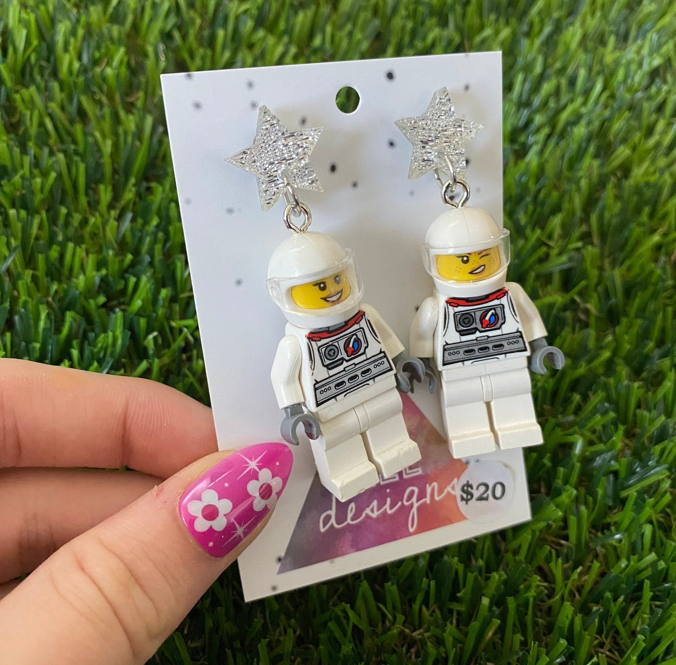 Astronaut Brick Character in White Space Suit - Featuring White Glitter Star Tops!