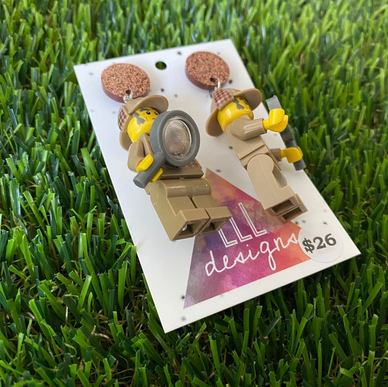 Detective Brick Character With Magnifying Glass - Featuring Brown Acrylic Glitter Tops!