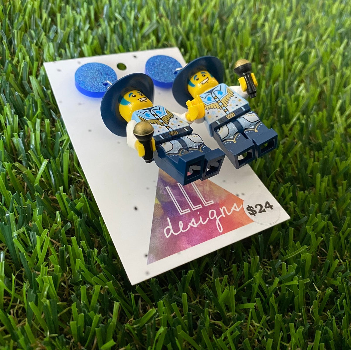 Blue Country Singer Brick Character - Featuring Blue Glitter Tops!