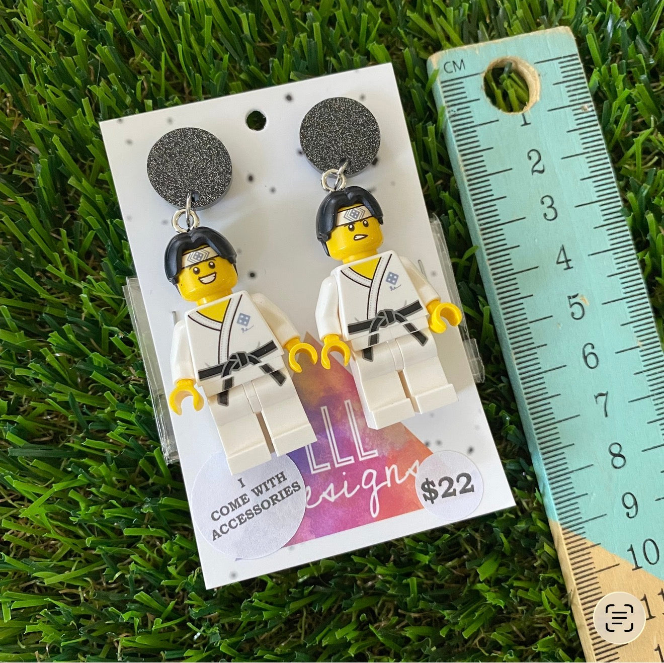 Karate Student Brick Character With Nunchucks Accessory - Featuring Black Glitter Acrylic Tops!