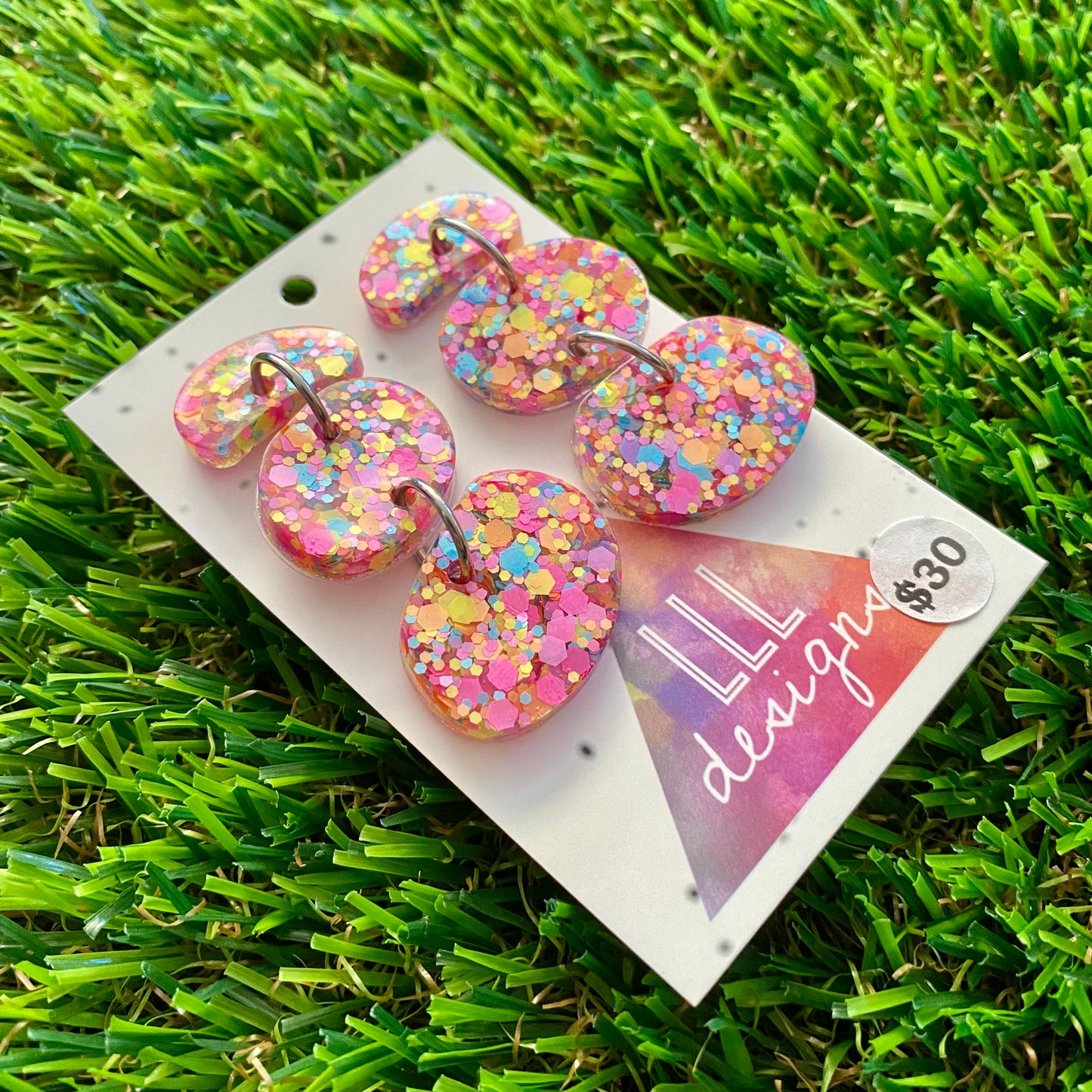 ON SALE!!!!!! Resin Earrings - Rainbow Confetti Pebble Dangles - Wilma Design!