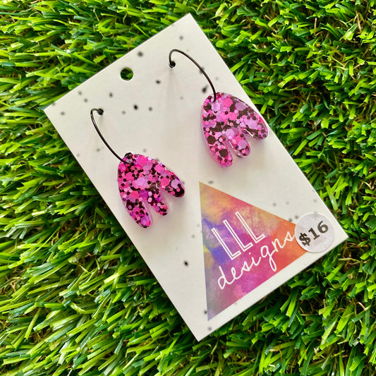 ON SALE!!!!!! Resin Earrings - Pink and Black Confetti Dangles - Fuchsia Dangles Featuring a Black Hoop!