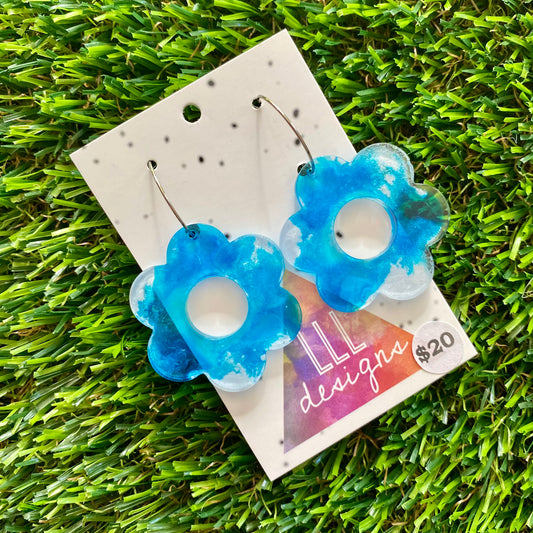 ON SALE!!!!!! Alcohol Ink Resin Earrings - Blue and White Daisies Featuring a Silver Hoop!