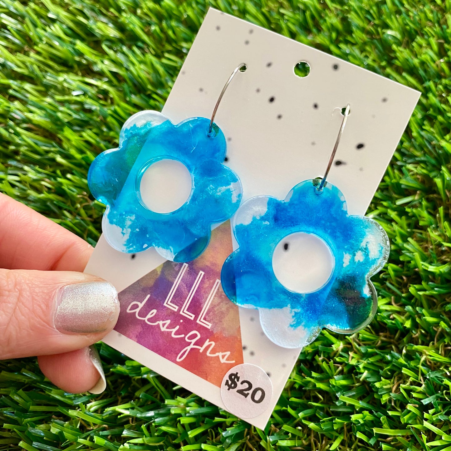 ON SALE!!!!!! Alcohol Ink Resin Earrings - Blue and White Daisies Featuring a Silver Hoop!
