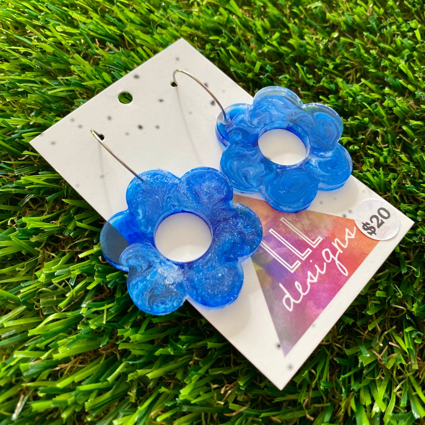 ON SALE!!!!!! Alcohol Ink Resin Earrings - Dark Blue and White Daisies Featuring a Silver Hoop!