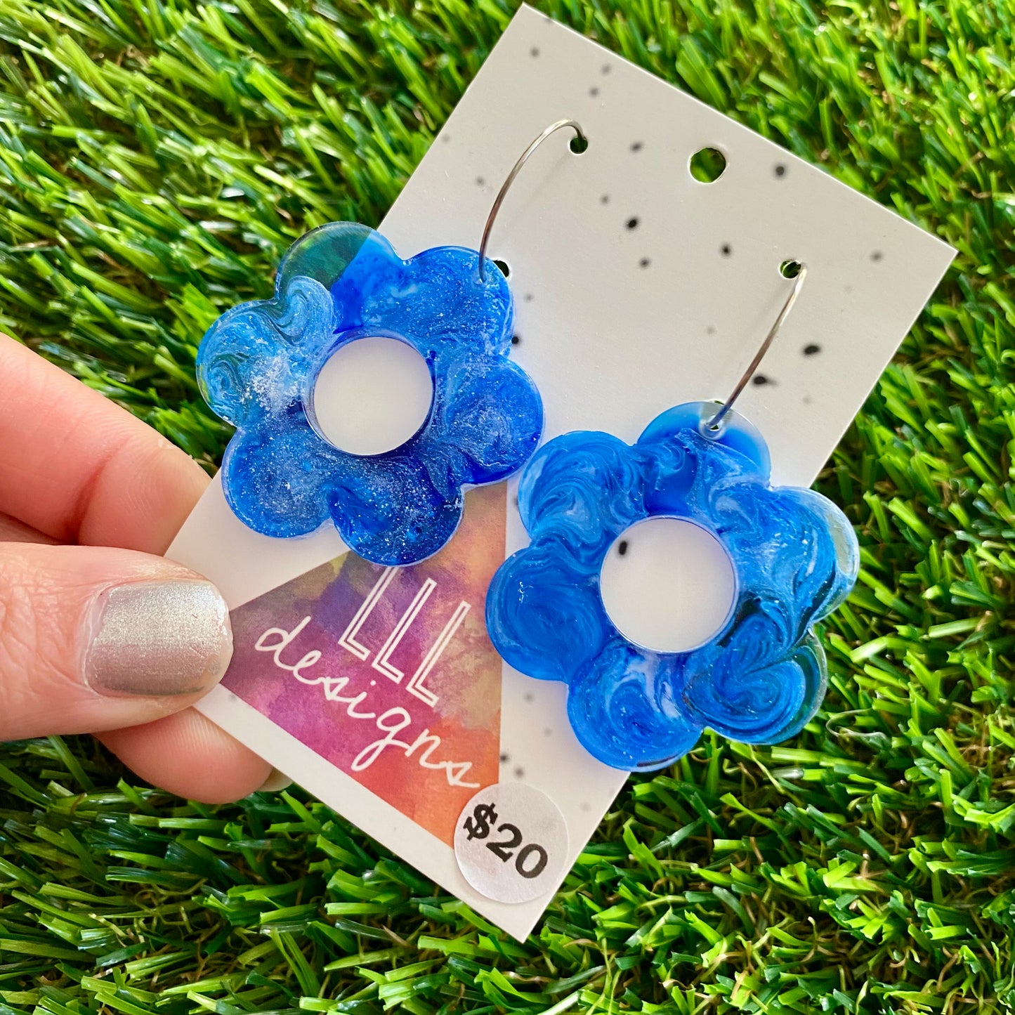 ON SALE!!!!!! Alcohol Ink Resin Earrings - Dark Blue and White Daisies Featuring a Silver Hoop!