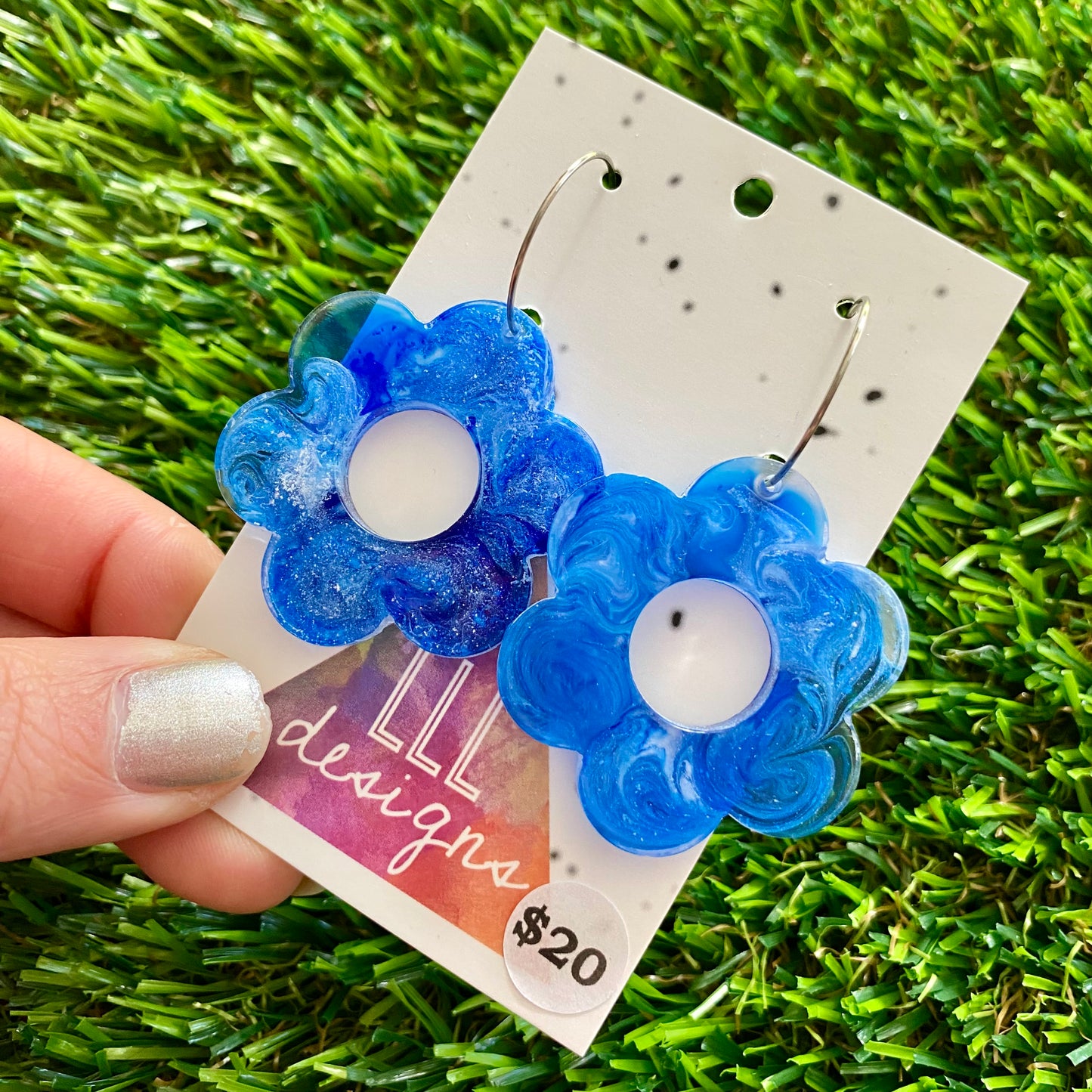ON SALE!!!!!! Alcohol Ink Resin Earrings - Dark Blue and White Daisies Featuring a Silver Hoop!