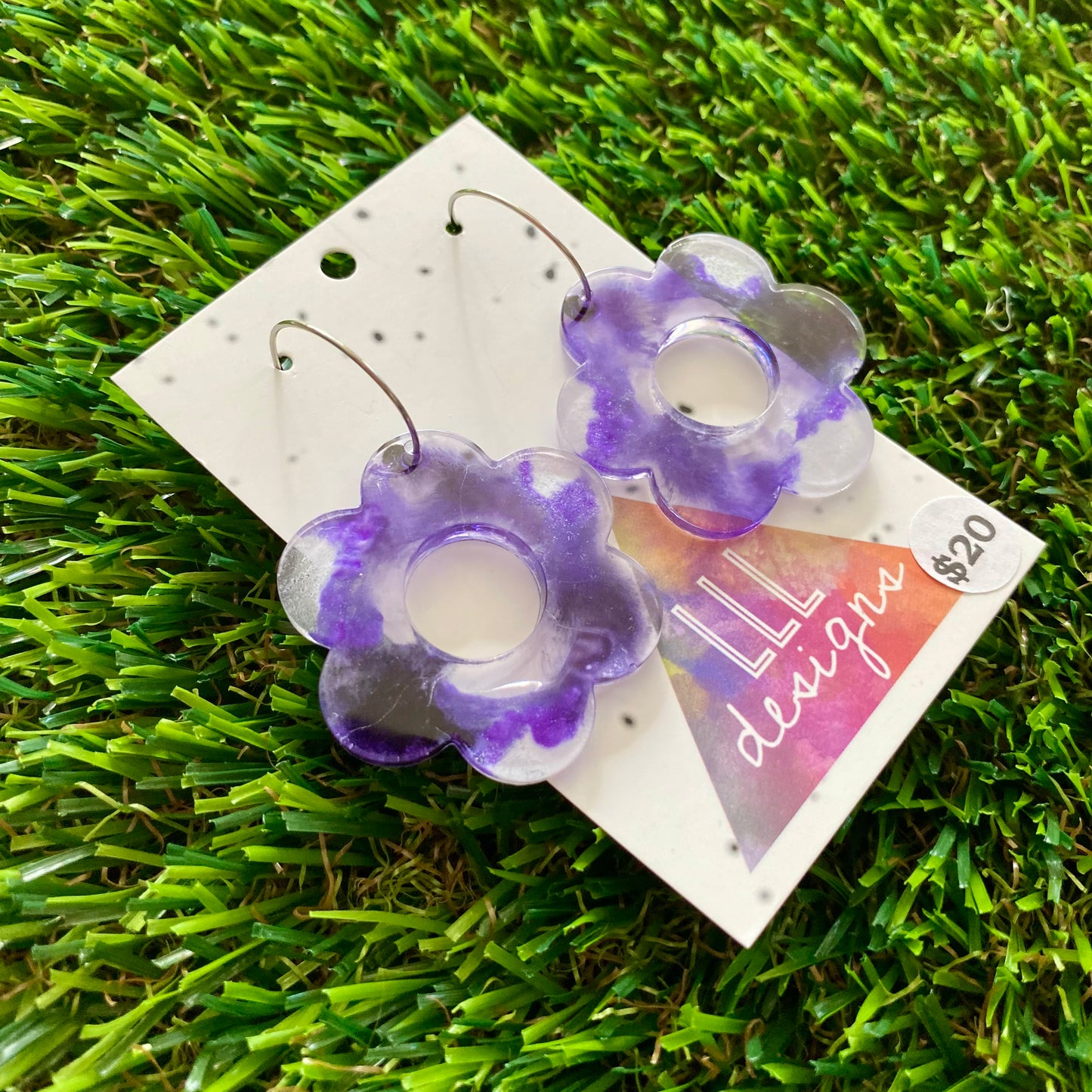 ON SALE!!!!!! Alcohol Ink Resin Earrings - Purple and White Daisies Featuring a Silver Hoop!