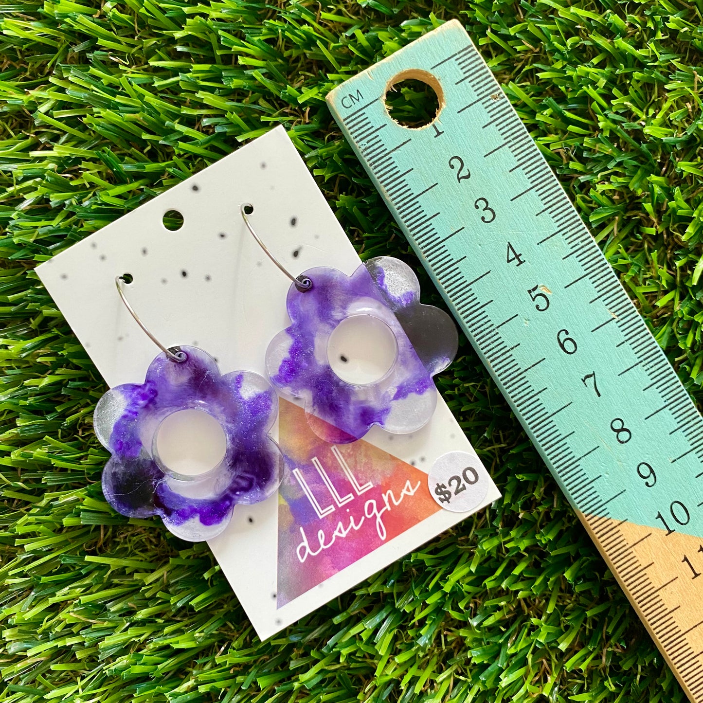 ON SALE!!!!!! Alcohol Ink Resin Earrings - Purple and White Daisies Featuring a Silver Hoop!