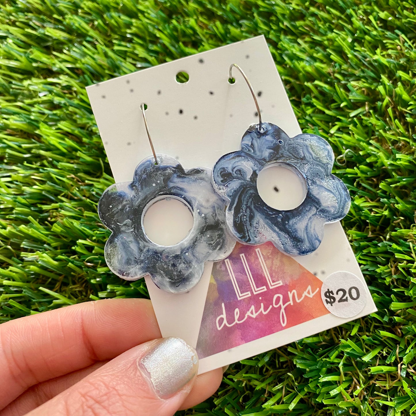 ON SALE!!!!!! Alcohol Ink Resin Earrings - Grey and White Daisies Featuring a Silver Hoop!