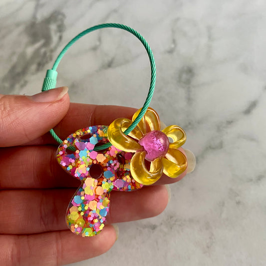Resin Keyring / Bagtag - Aqua cable featuring Pink & Yellow Daisy and Rainbow Confetti Mushroom! (4)