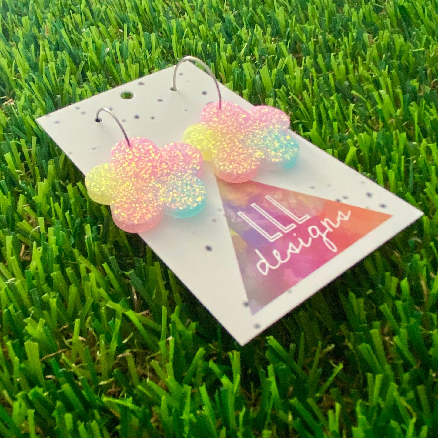 ON SALE!!!!! Resin Earrings - Pastel Solid Daisy Featuring a Silver Hoop! (1)