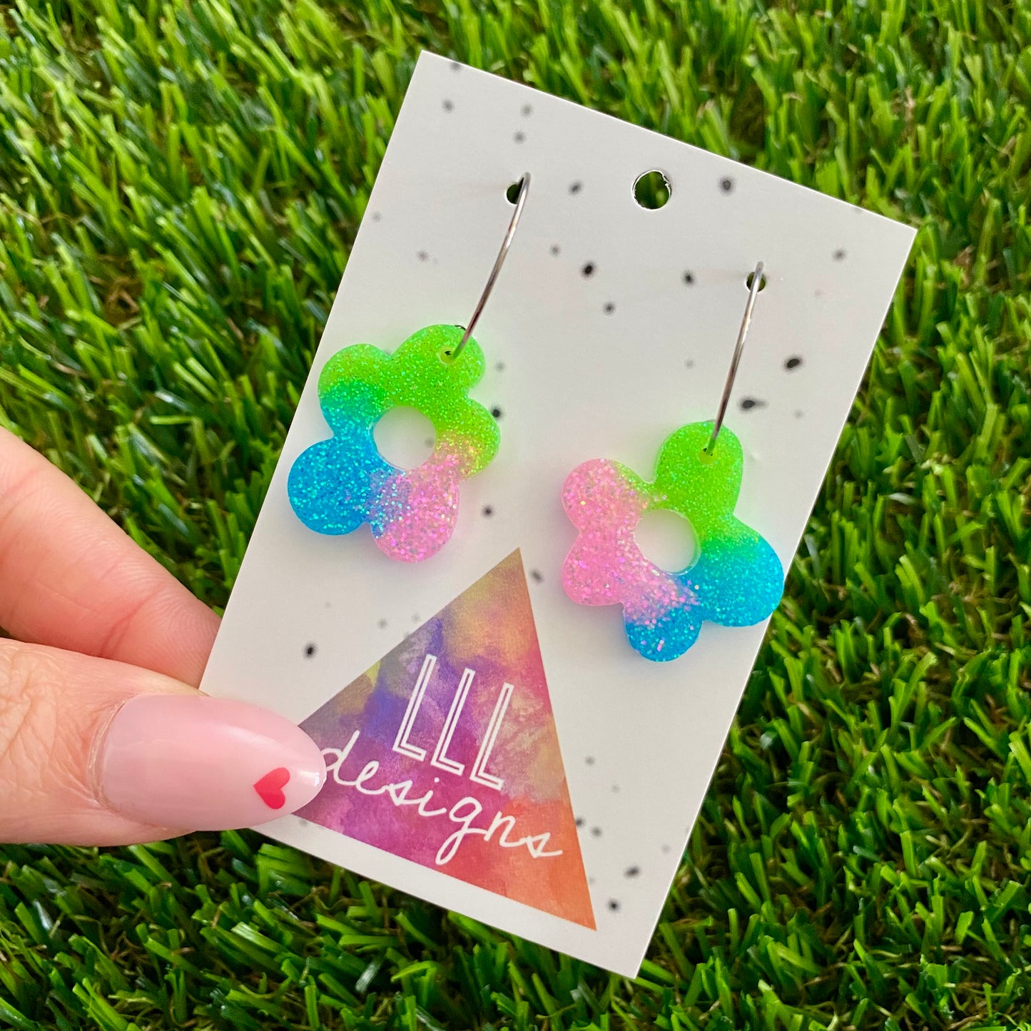 ON SALE!!!!!! Resin Earrings - Vibrant Wonky Daisy Featuring a Silver Hoop! (1)