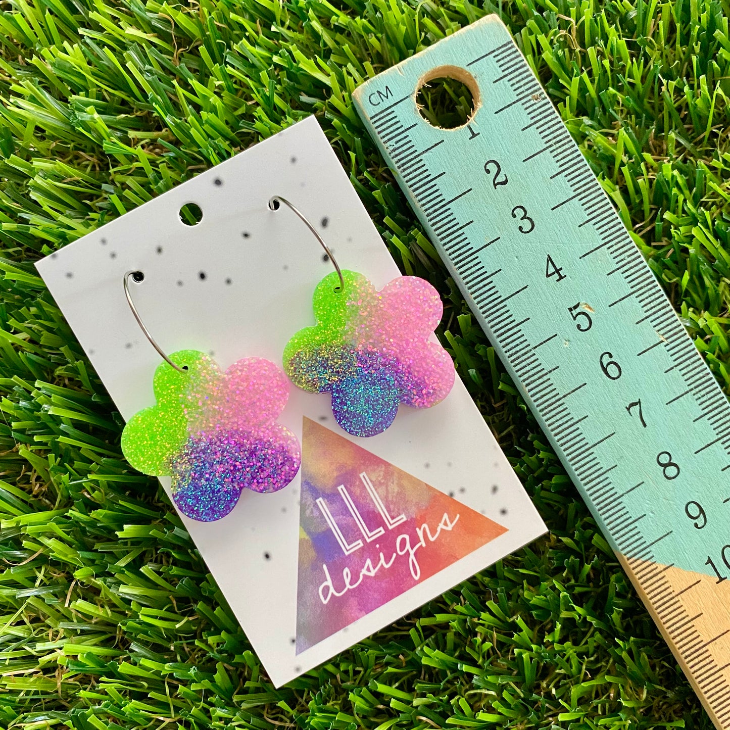 ON SALE!!!!! Resin Earrings - Vibrant Solid Daisy Featuring a Silver Hoop! (4)