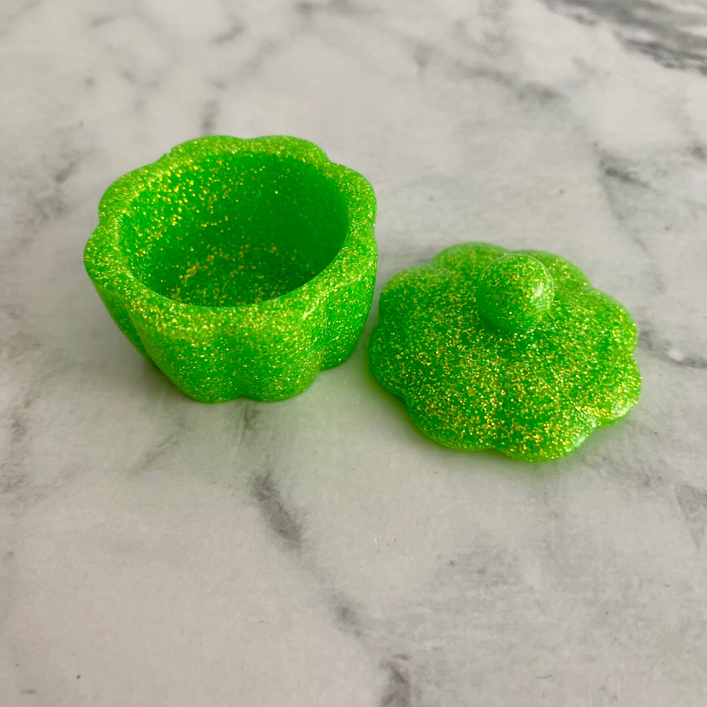 Resin Jewellery Jar - Glitter Green! Perfect for Keeping your Favourite Piece of Jewellery!