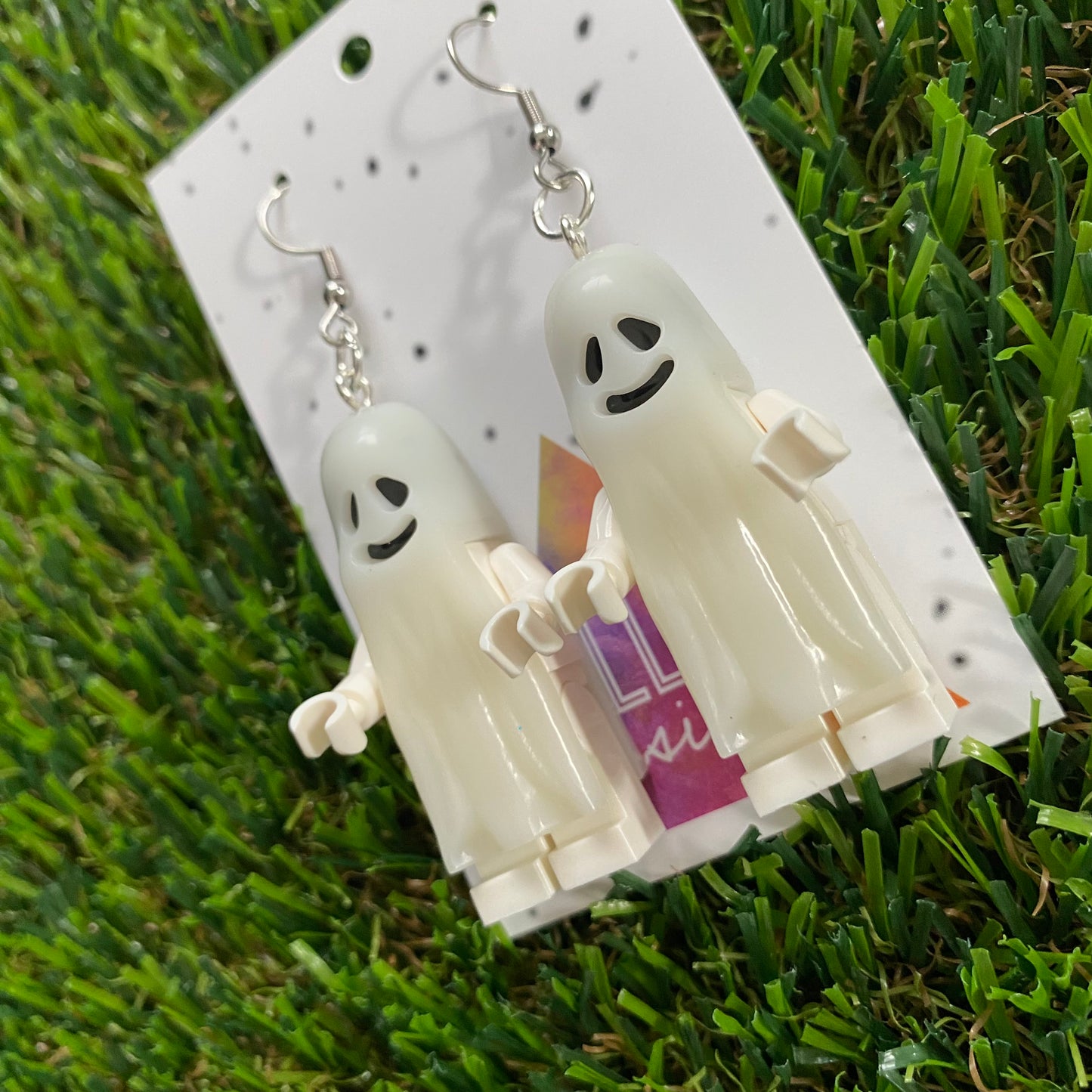 Brick Person Earrings - #31 Ghost Gordon