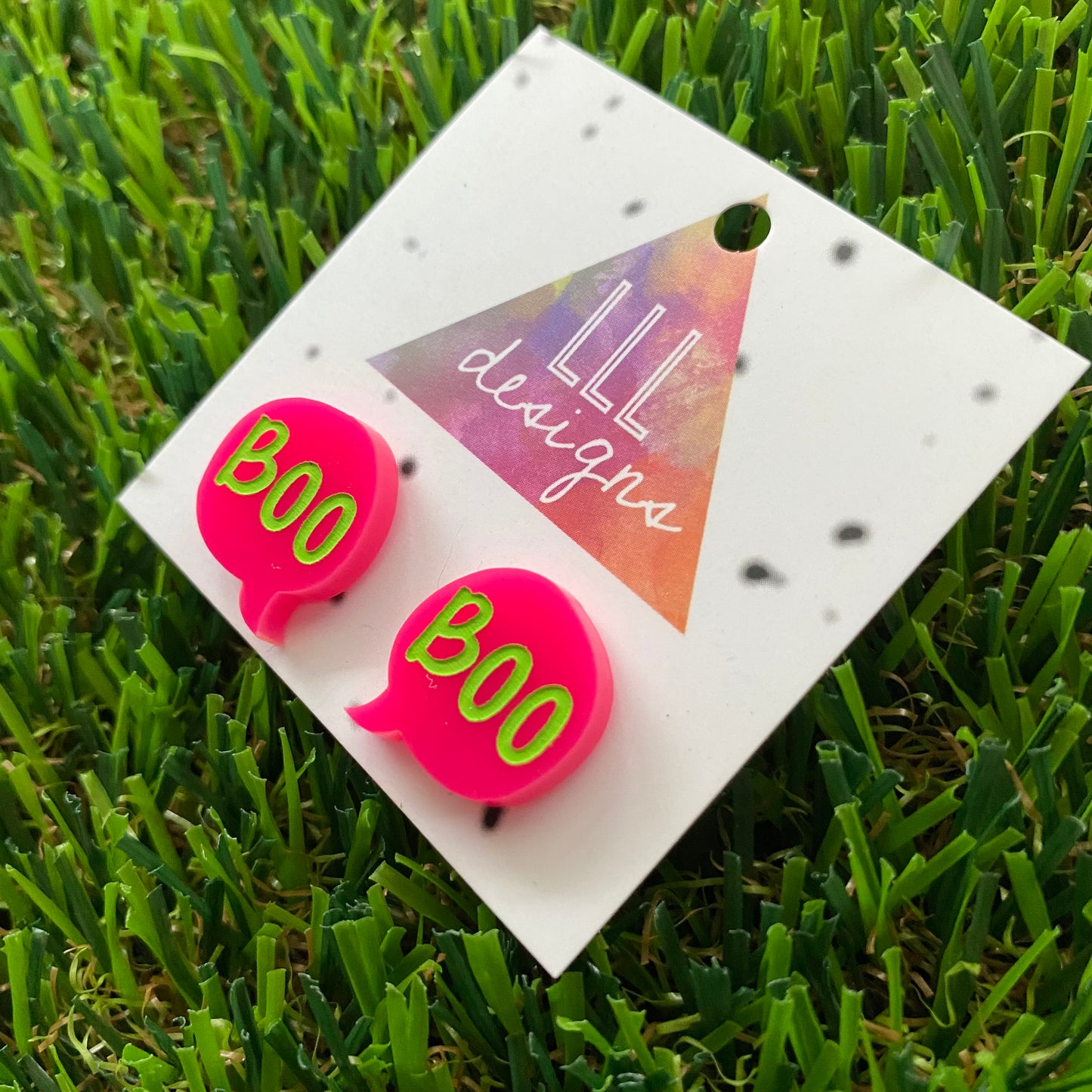 Hand Painted "BOO" Speech Bubble Stud Earrings - Halloween Fun!
