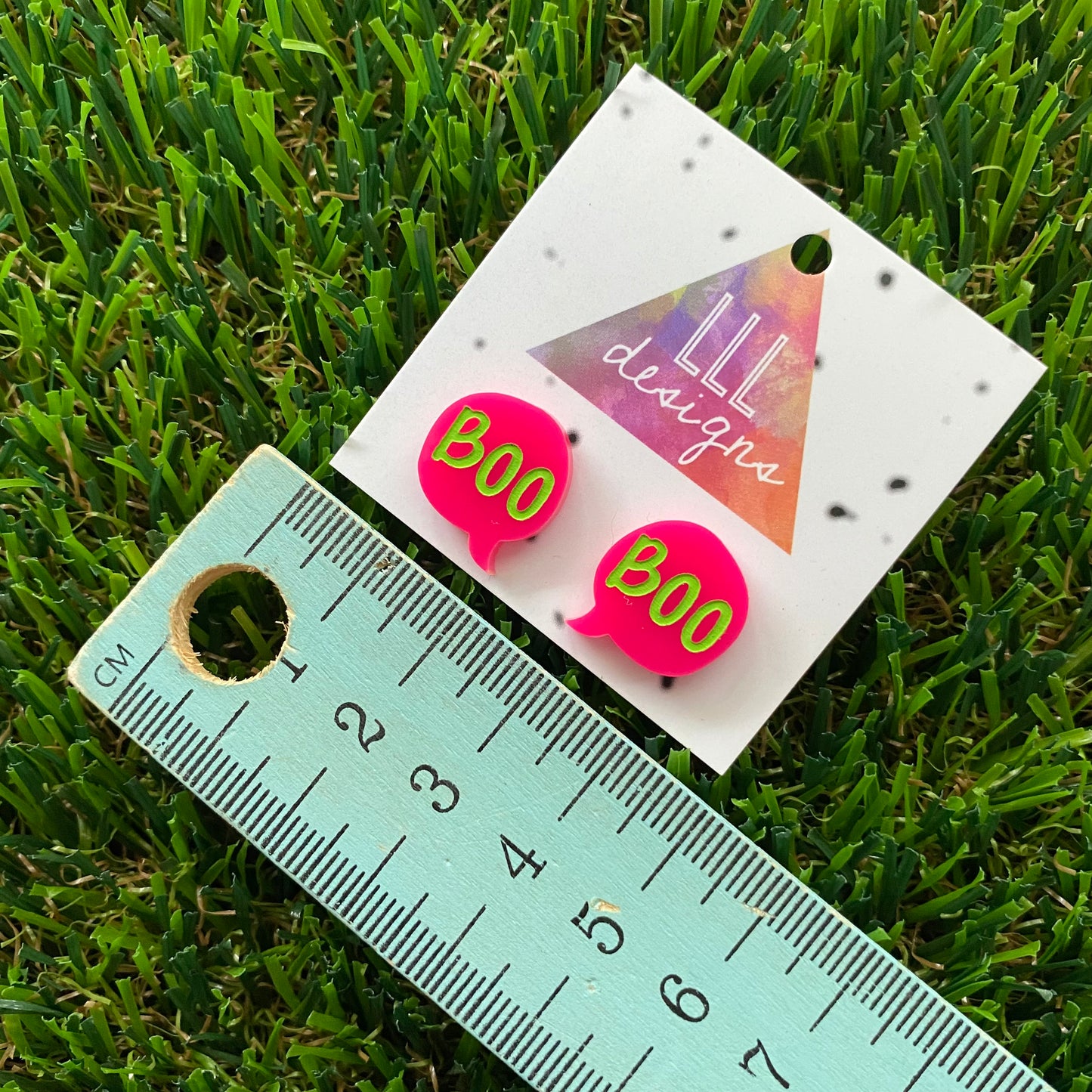 Hand Painted "BOO" Speech Bubble Stud Earrings - Halloween Fun!