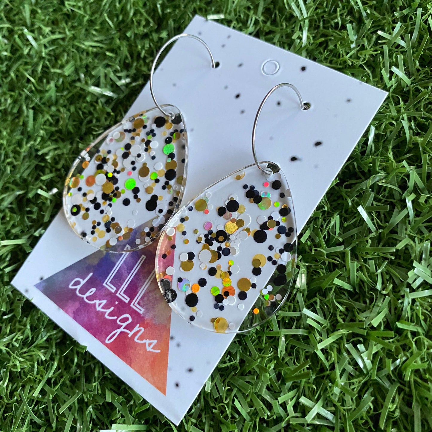 Stunning Clear Tear Drops featuring Polka Dot Confetti Scattered Throughout. Creating a beautiful visual effect. (Blk/White/Gold)