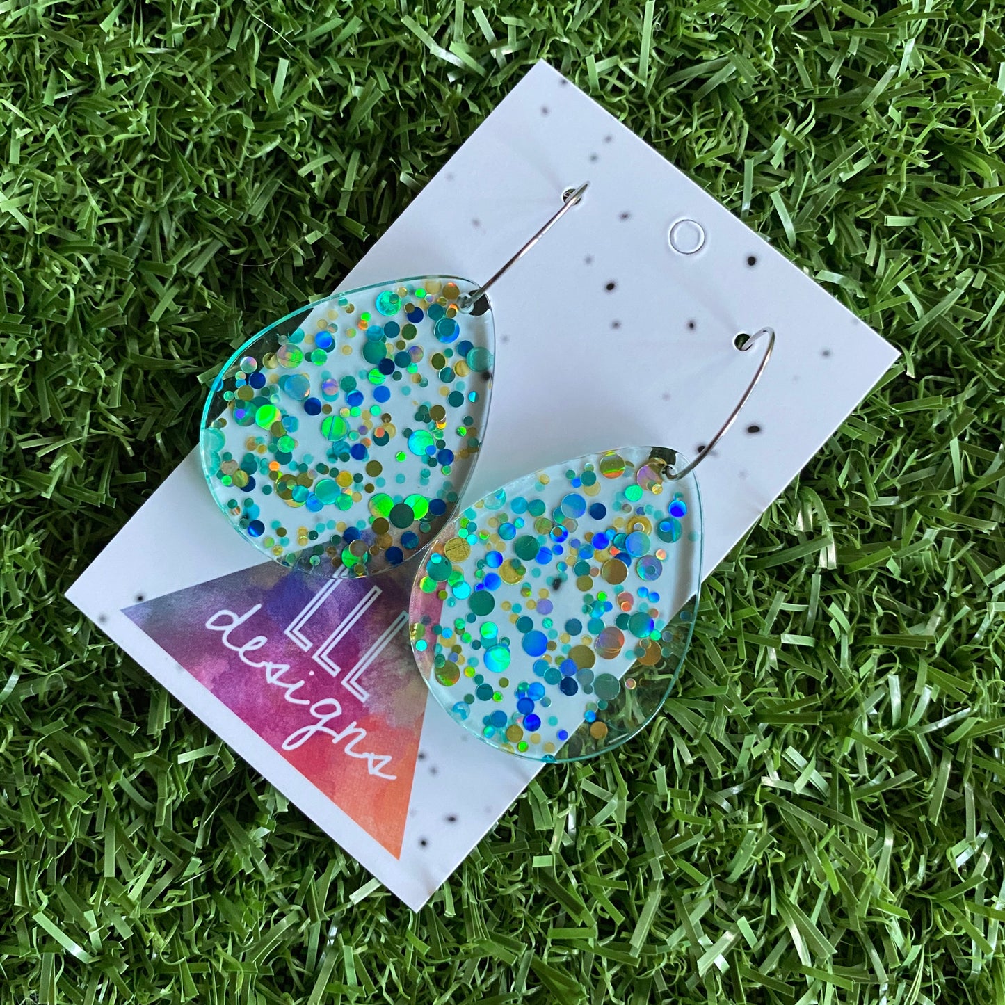 Stunning Clear Tear Drops featuring Polka Dot Confetti Scattered Throughout. Creating a beautiful visual effect. (Gold/Blue/Aqua).