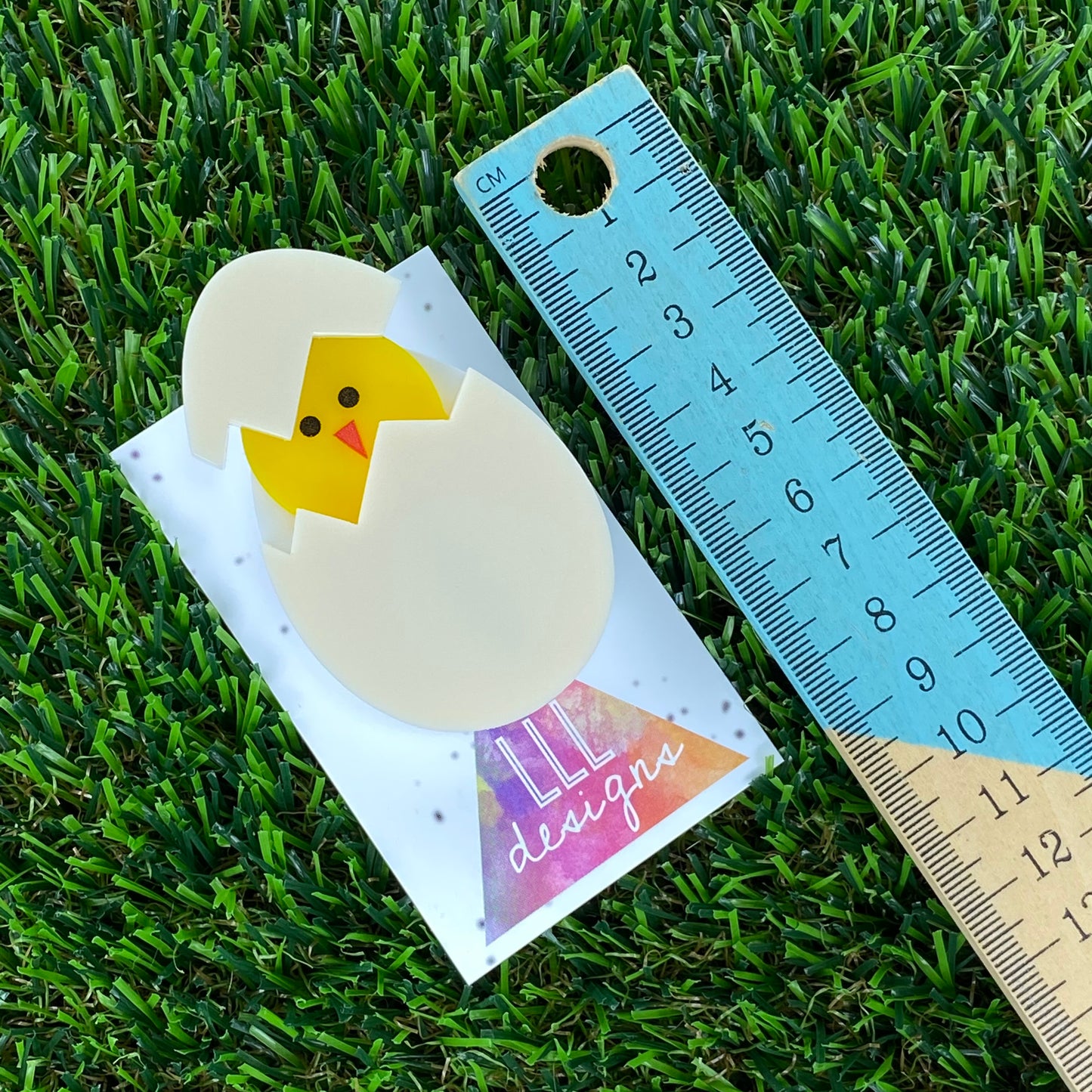 Easter Egg with Chick Pop-Up Brooch - In Beautiful natural Cream.