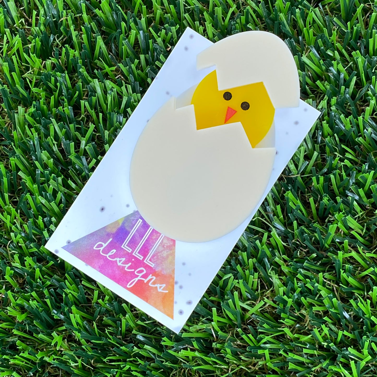 Easter Egg with Chick Pop-Up Brooch - In Beautiful natural Cream.