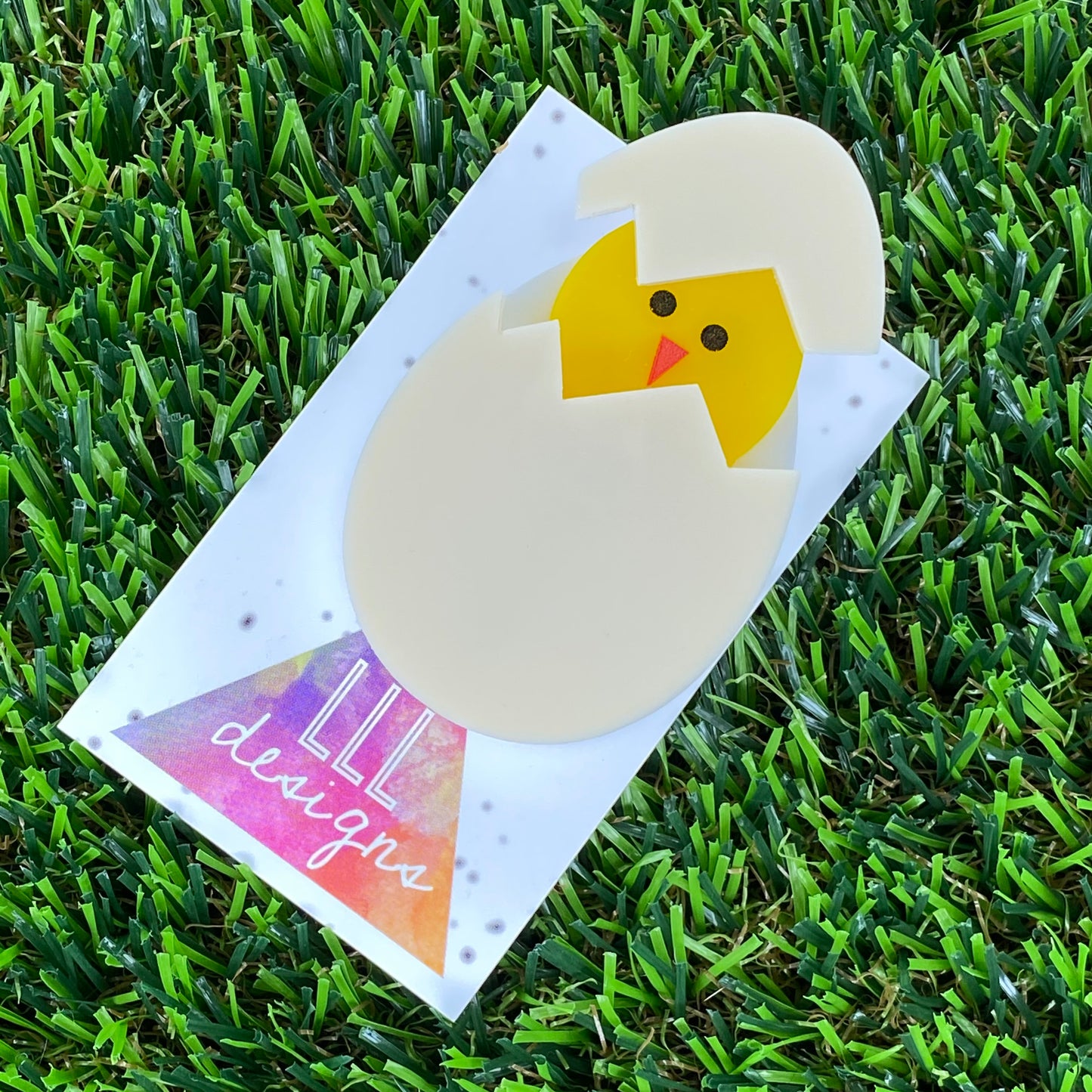 Easter Egg with Chick Pop-Up Brooch - In Beautiful natural Cream.