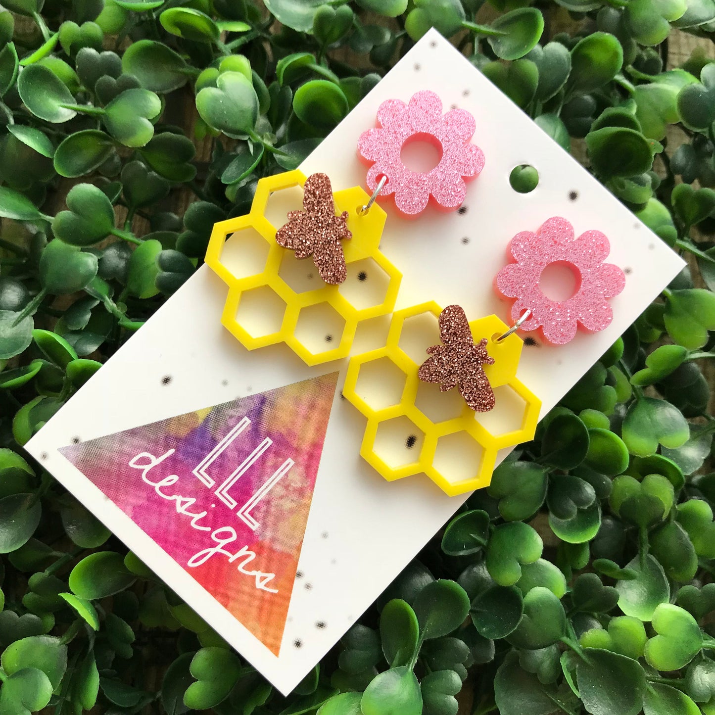 Honey Bee Spring Statement Dangle Earrings. Buzzy Bee - Honeycomb & Daisy Laser Cut Earrings. Bold and Fun Earrings. Gorgeous Glitter.