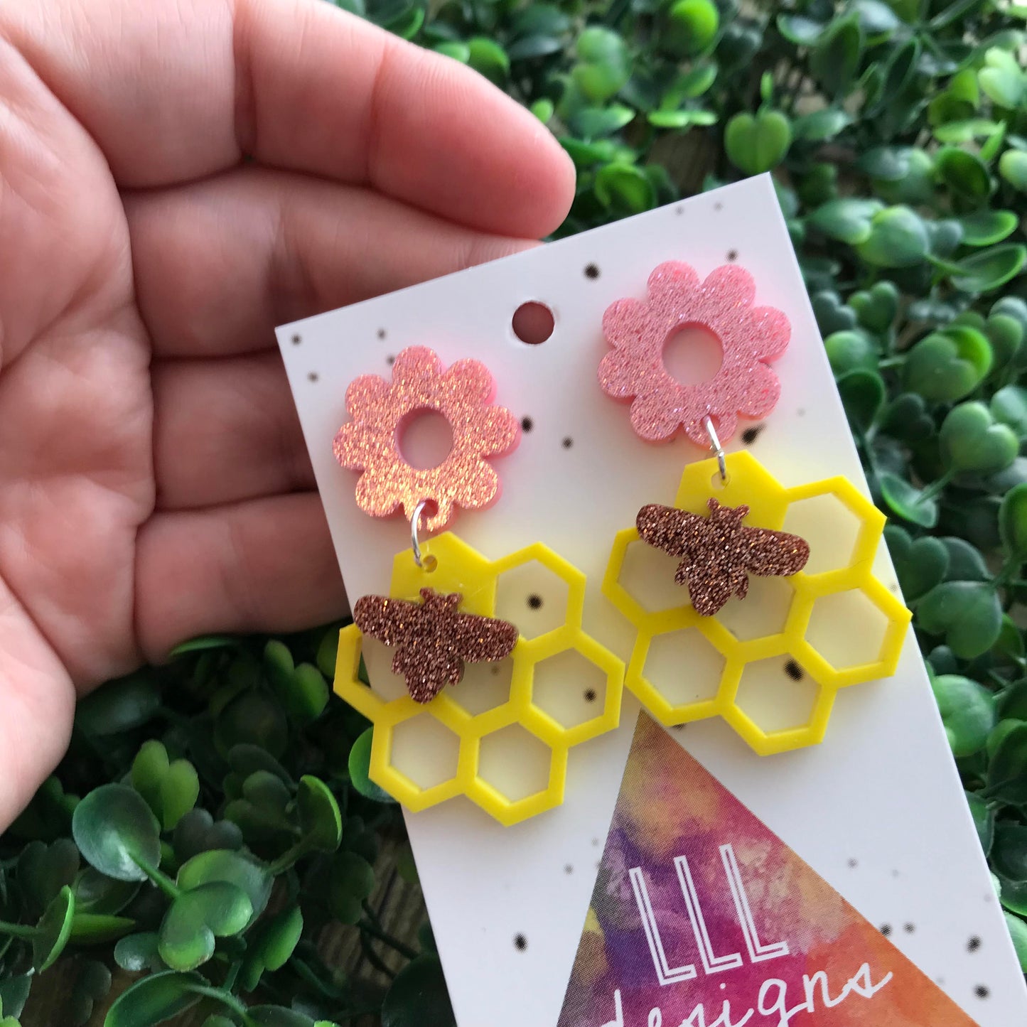 Honey Bee Spring Statement Dangle Earrings. Buzzy Bee - Honeycomb & Daisy Laser Cut Earrings. Bold and Fun Earrings. Gorgeous Glitter.