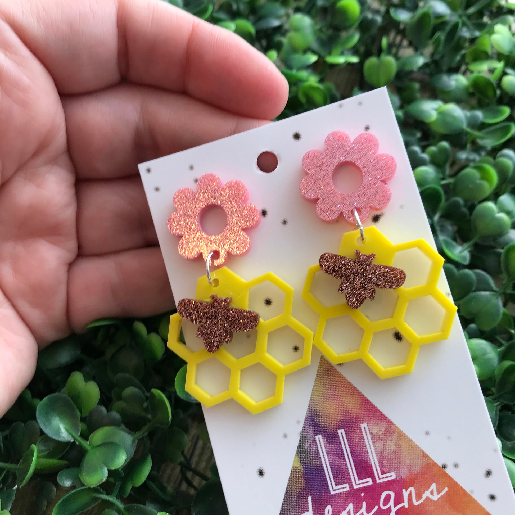 Honey Bee Spring Statement Dangle Earrings. Buzzy Bee - Honeycomb & Daisy Laser Cut Earrings. Bold and Fun Earrings. Gorgeous Glitter.